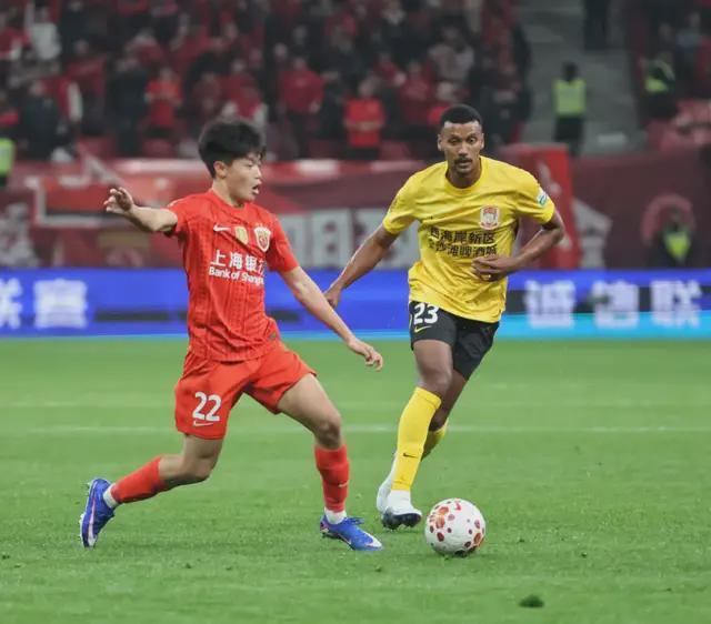 kaiyun-中超第二轮，上海海港4:1青岛西海岸